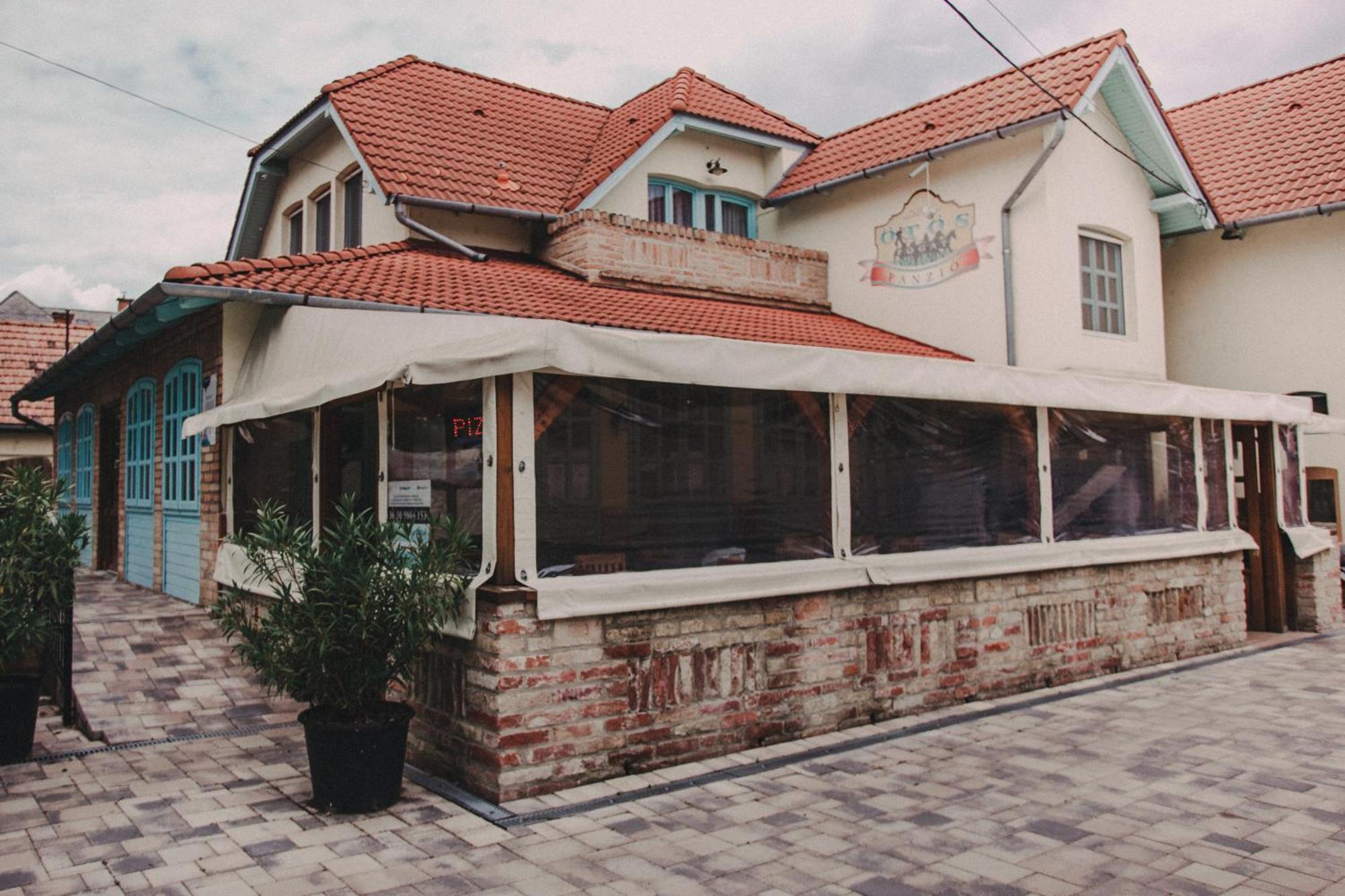 Bed and Breakfast Oetoesfogat Panzio Siófok Exteriér fotografie