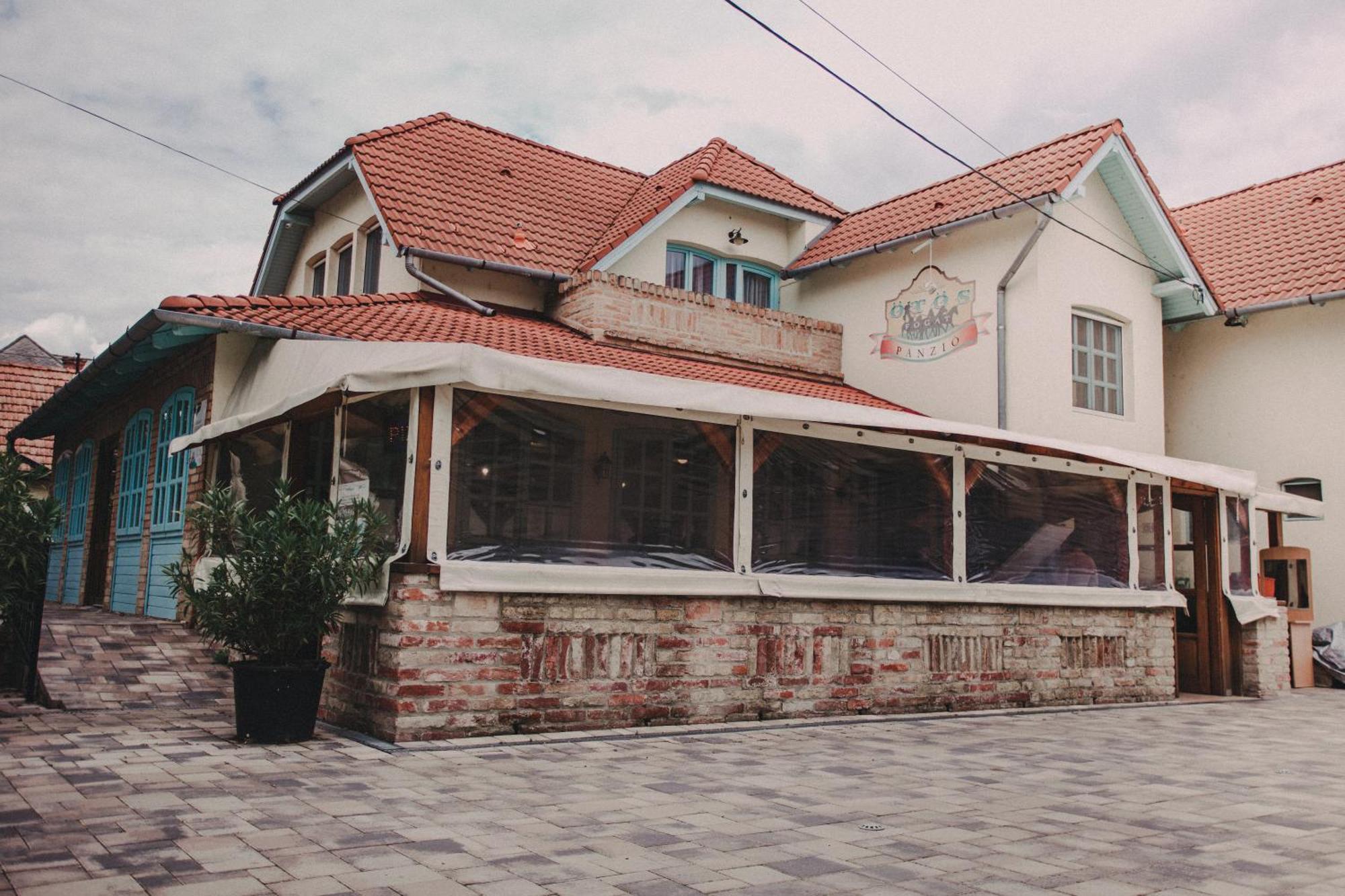 Bed and Breakfast Oetoesfogat Panzio Siófok Exteriér fotografie